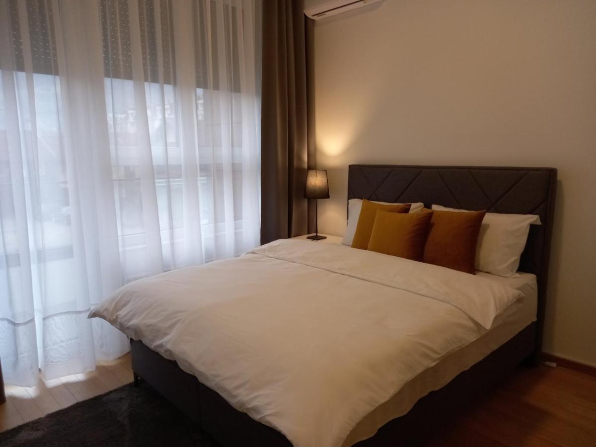 Apartamento Lux Opera Banja Luka Exterior foto